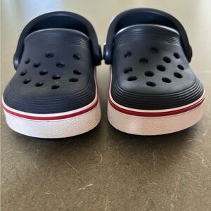 Toddler Crocs size 4